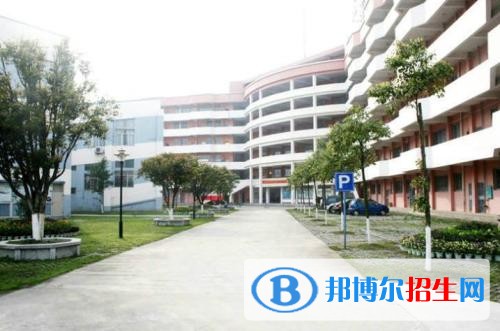 桂林山水職業(yè)學(xué)院?jiǎn)握袌?bào)名時(shí)間