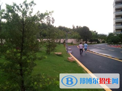 成都市恒輝技工學(xué)校網(wǎng)站網(wǎng)址