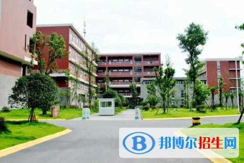 德陽(yáng)高中女生畢業(yè)后讀什么中專學(xué)校好