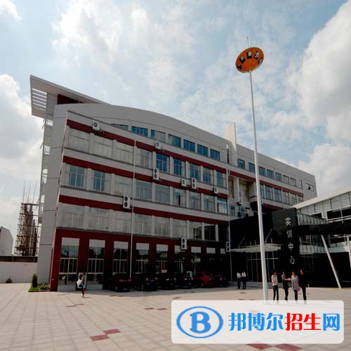 無錫讀中專學校要分數(shù)嗎