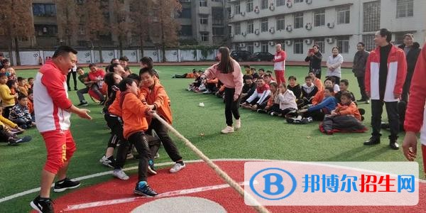 峨眉山文武學(xué)校地址在哪里