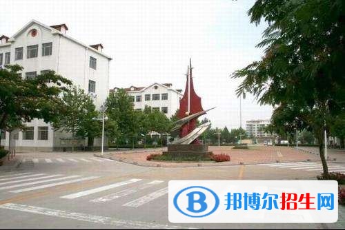 河北高中好還是中專學校好