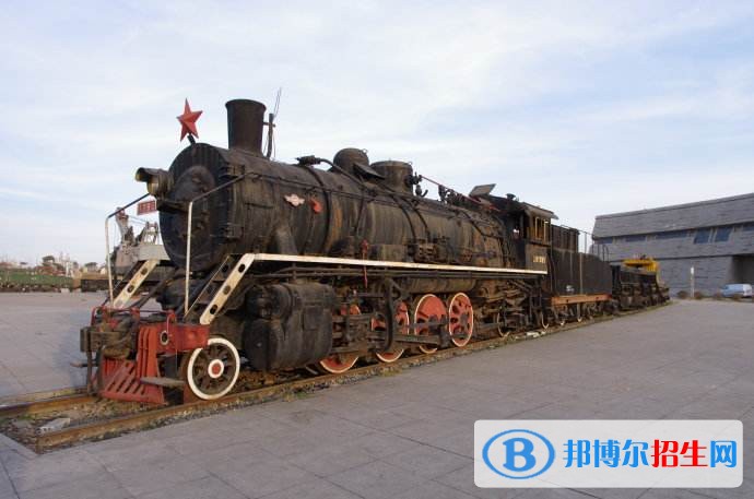 唐山讀中專學(xué)校好還是高中好