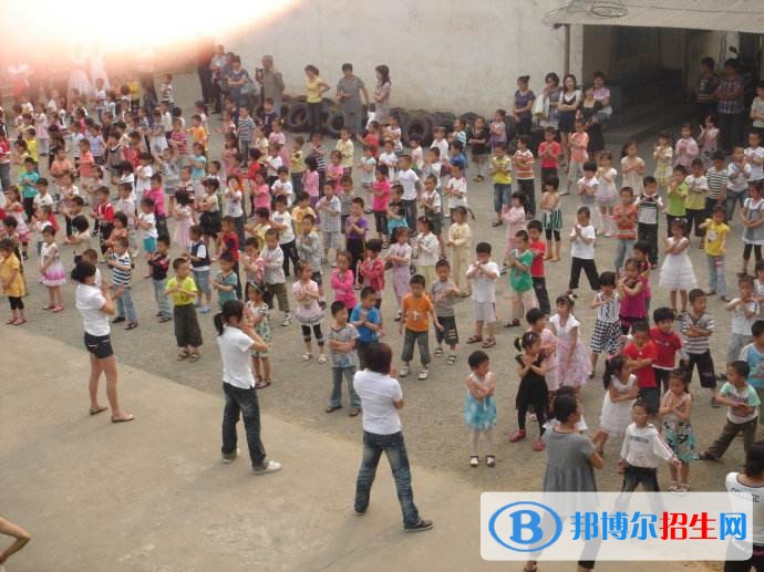 白銀中專學校什么專業(yè)好