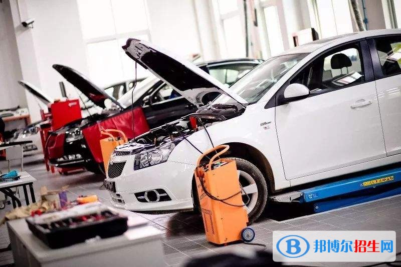 汽車(chē)運(yùn)用與維修專(zhuān)業(yè)1