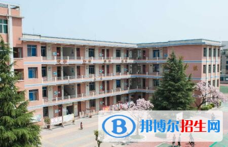 安順第三高級中學(xué)2019年學(xué)費、收費多少