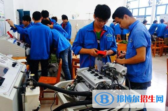 現(xiàn)代汽車、摩托車維修專業(yè)1