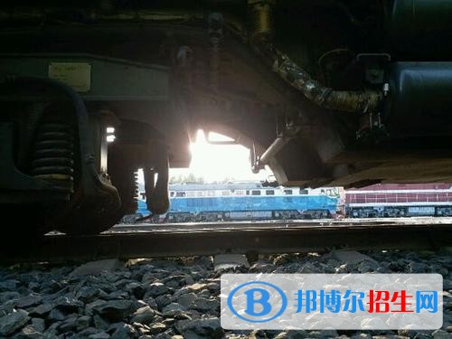 遼寧鐵道職業(yè)技術(shù)學(xué)院單招2019年報名條件、招生要求、招生對象