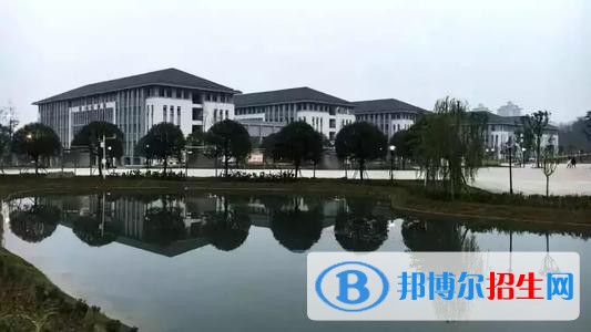 重慶化工職業(yè)學院五年制大專2019年招生辦聯(lián)系電話
