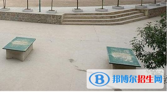 余慶白泥中學(xué)2019年報(bào)名條件、招生要求、招生對(duì)象