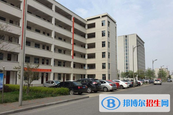 職高中專的技工學校哪個好