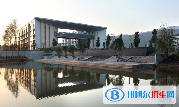 重慶市農(nóng)業(yè)機械化學(xué)校入學(xué)須知，畢業(yè)待遇