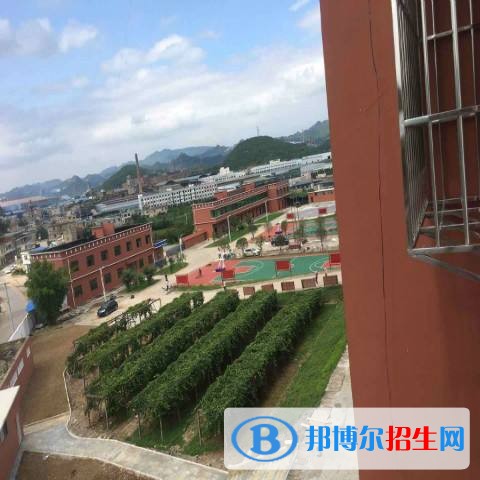 貴陽汽車工業(yè)技術學校收費標準，資助政策