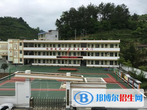 平塘縣中等職業(yè)學(xué)?；A(chǔ)設(shè)施及教學(xué)環(huán)境建設(shè)