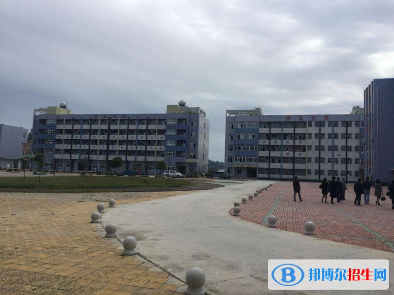 2019年貴州省盛華職業(yè)學(xué)院中專部的招生簡章