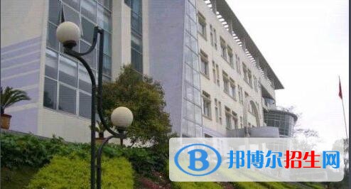 貴州黔西第一中學(xué)2019年招生辦聯(lián)系電話