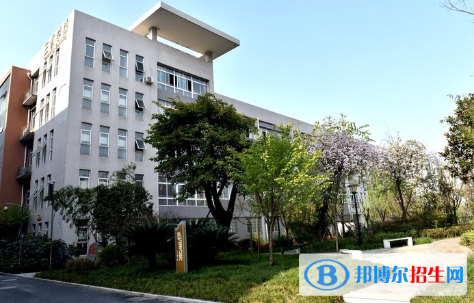 成都工貿職業(yè)技術學院3