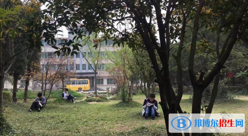 畢節(jié)第四實(shí)驗(yàn)高級(jí)中學(xué)2019年報(bào)名條件、招生要求、招生對(duì)象