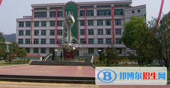貴州天柱民族中學2019年招生辦聯(lián)系電話