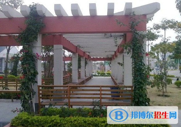 泉州醫(yī)學(xué)高等專科學(xué)校2