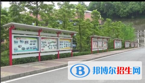 息烽第一中學(xué)2020年報名條件、招生要求、招生對象