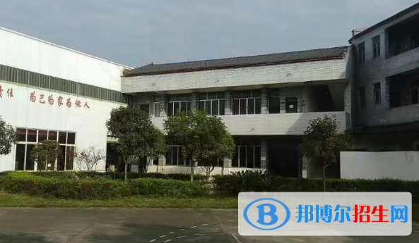 成都莊園機電職業(yè)技術(shù)學(xué)校5