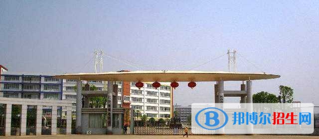 長沙上完中專可以上大專嗎