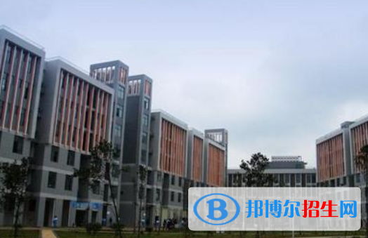 長沙上中?？梢钥即髮W嗎 