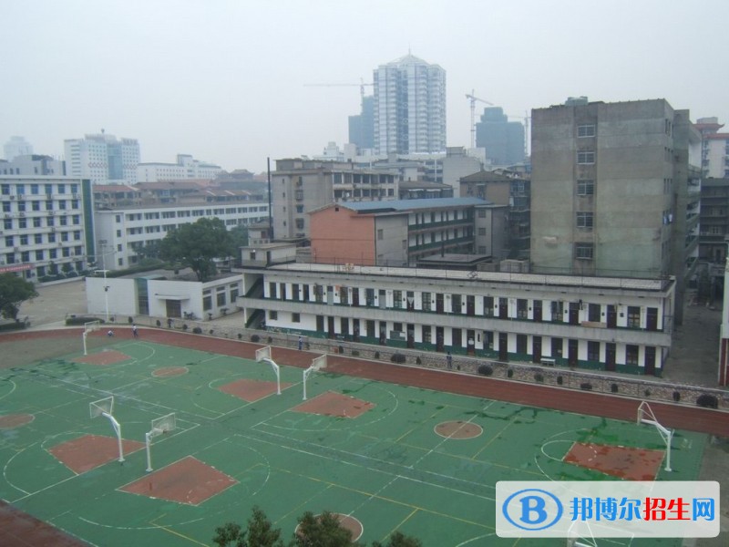 長(zhǎng)沙中專(zhuān)學(xué)費(fèi)多少