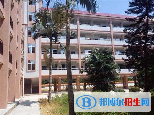長沙中專與大專的區(qū)別