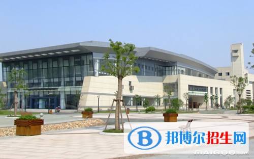杭州萬(wàn)向職業(yè)技術(shù)學(xué)院五年制大專(zhuān)2019年招生辦聯(lián)系電話