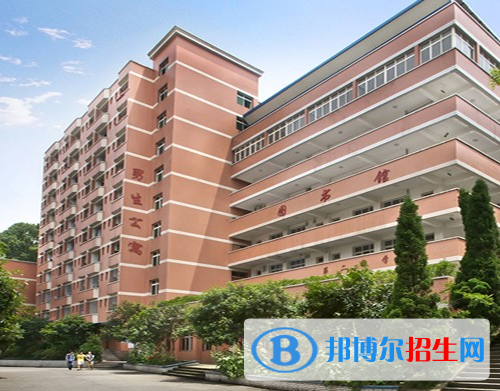 重慶初中畢業(yè)可以學護士上衛(wèi)校嗎