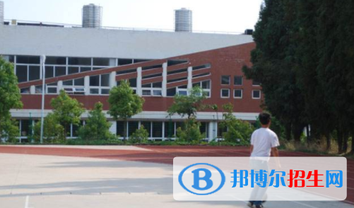 云南新西南技工學(xué)校1
