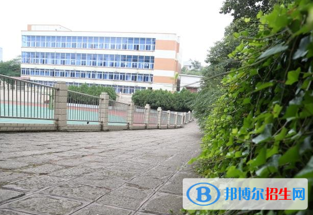 貴陽經(jīng)濟貿(mào)易中等專業(yè)學(xué)校2