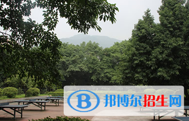 重慶的衛(wèi)校護理什么學(xué)生才能報名