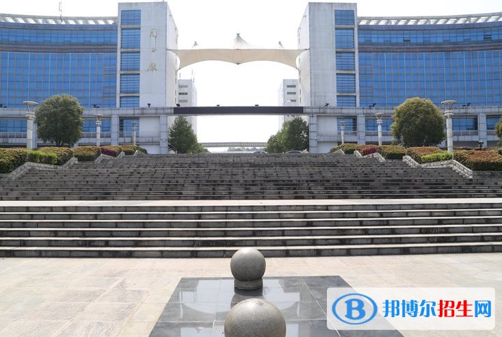 咸寧職業(yè)技術學院4
