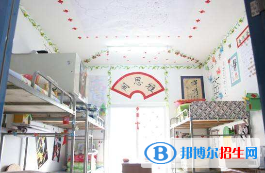十堰醫(yī)藥衛(wèi)生學(xué)校ss