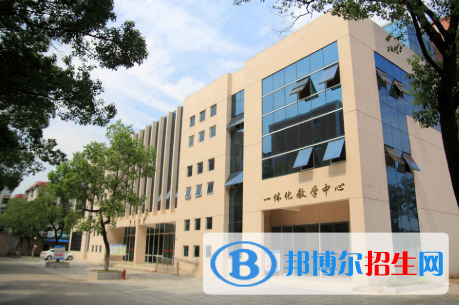 江西現(xiàn)代技師學院2020年報名條件、招生要求、招生對象