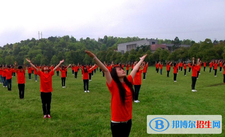 湖南2020年初中生女生讀什么鐵路學校好