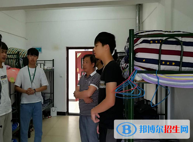 荊州機(jī)械電子工業(yè)學(xué)校宿舍