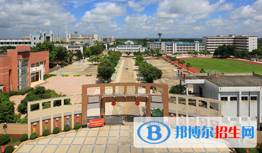 廣東農(nóng)工商職業(yè)技術學校2020年招生辦聯(lián)系電話