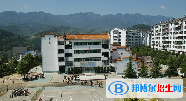 鄂州中等專業(yè)學(xué)校2020年報(bào)名條件、招生要求、招生對象