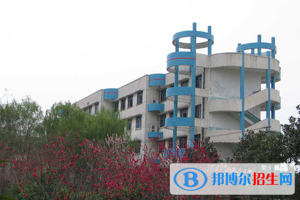 武漢第二高級(jí)技工學(xué)校2020年招生辦聯(lián)系電話