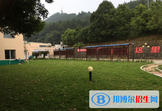 安遠應(yīng)用職業(yè)技術(shù)學校怎么樣、好不好