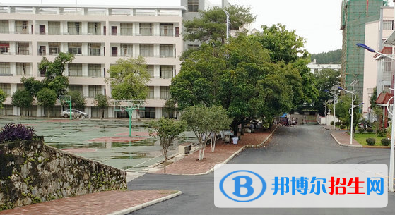 河池巴馬民族師范學(xué)校2020年招生簡(jiǎn)章