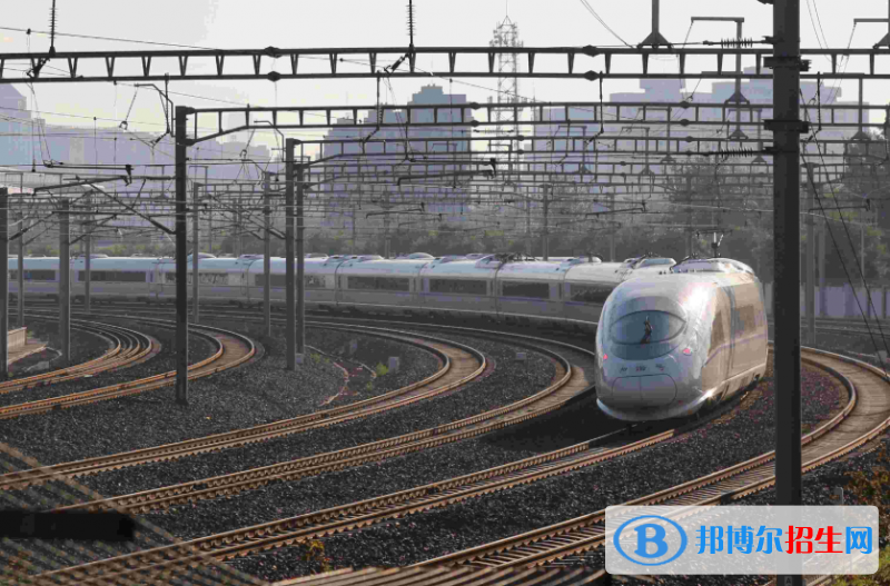 湖北2020年去鐵路學(xué)校學(xué)什么專業(yè)好