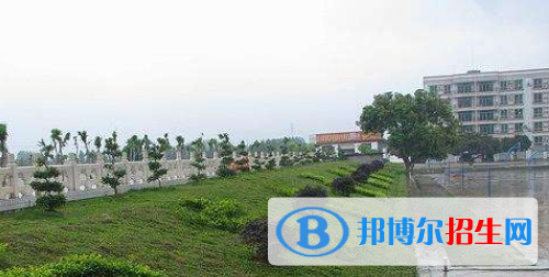 靈山職業(yè)技術(shù)學(xué)校地址在哪里