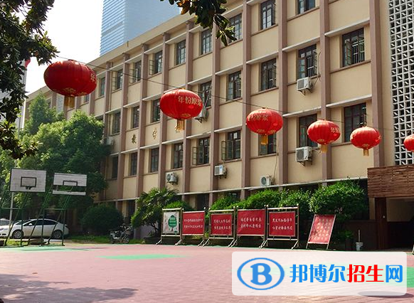 武漢中等職業(yè)藝術學校6