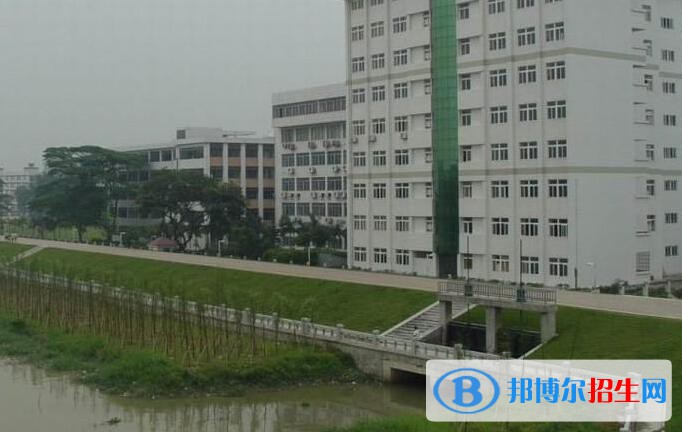 貴陽(yáng)白云職業(yè)技術(shù)學(xué)校2020年招生辦聯(lián)系電話