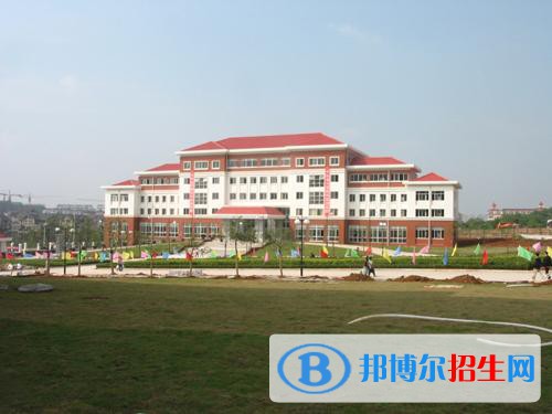 曲靖富源職業(yè)技術(shù)學(xué)校2020年報(bào)名條件、招生要求、招生對(duì)象
